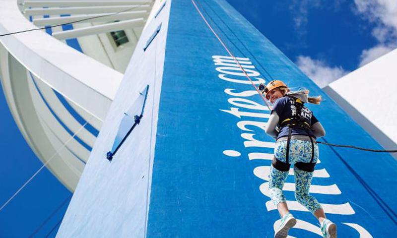 BRAVE SIAN ABSEILS FOR THE ARK